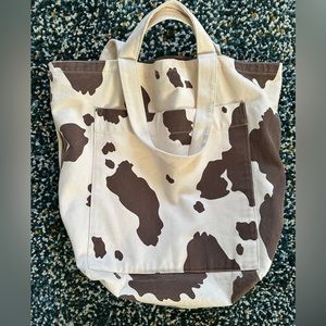 Baggu giant pocket tote, brown cow!